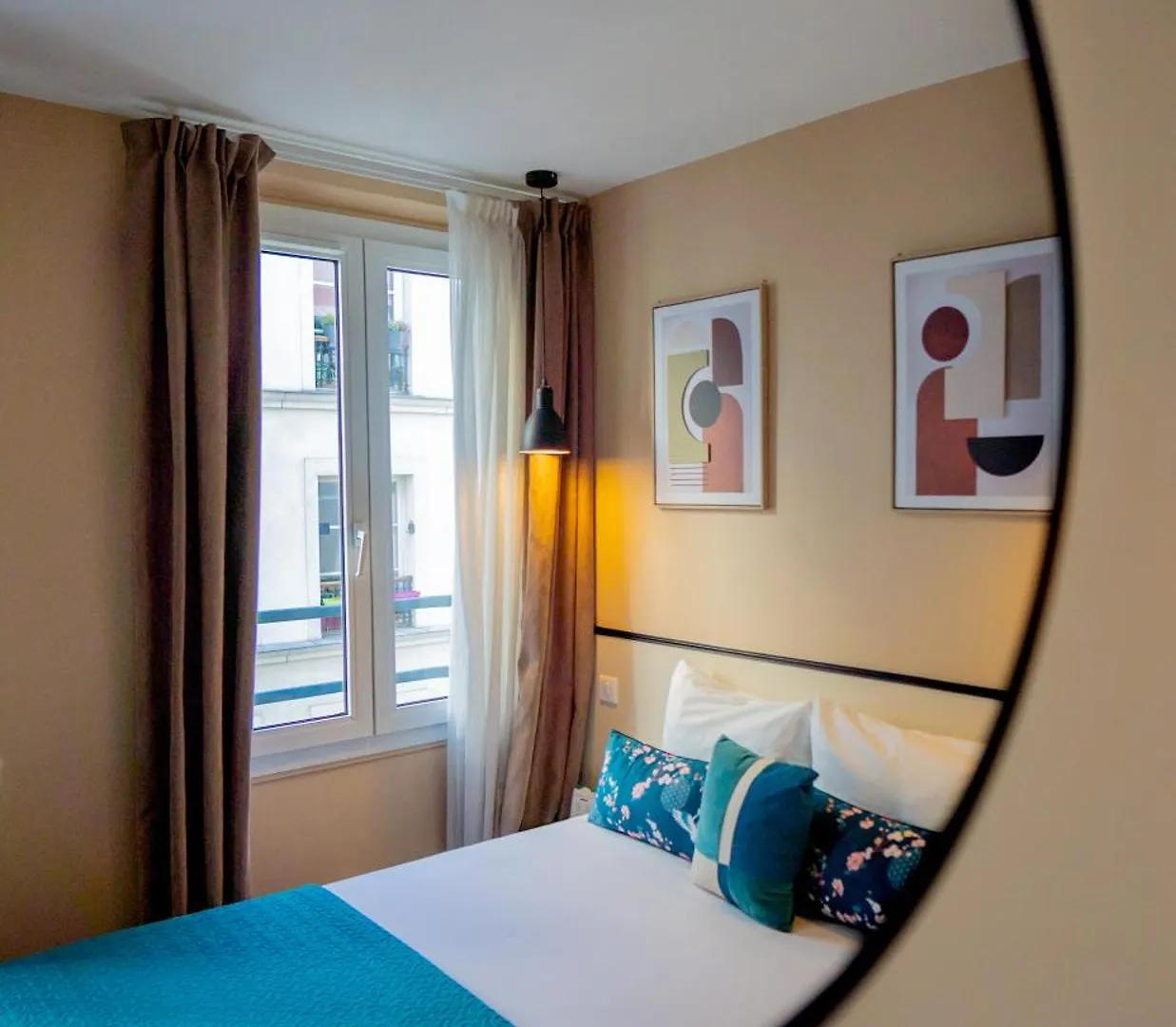 Hotel Lilas Blanc Paris 3*,