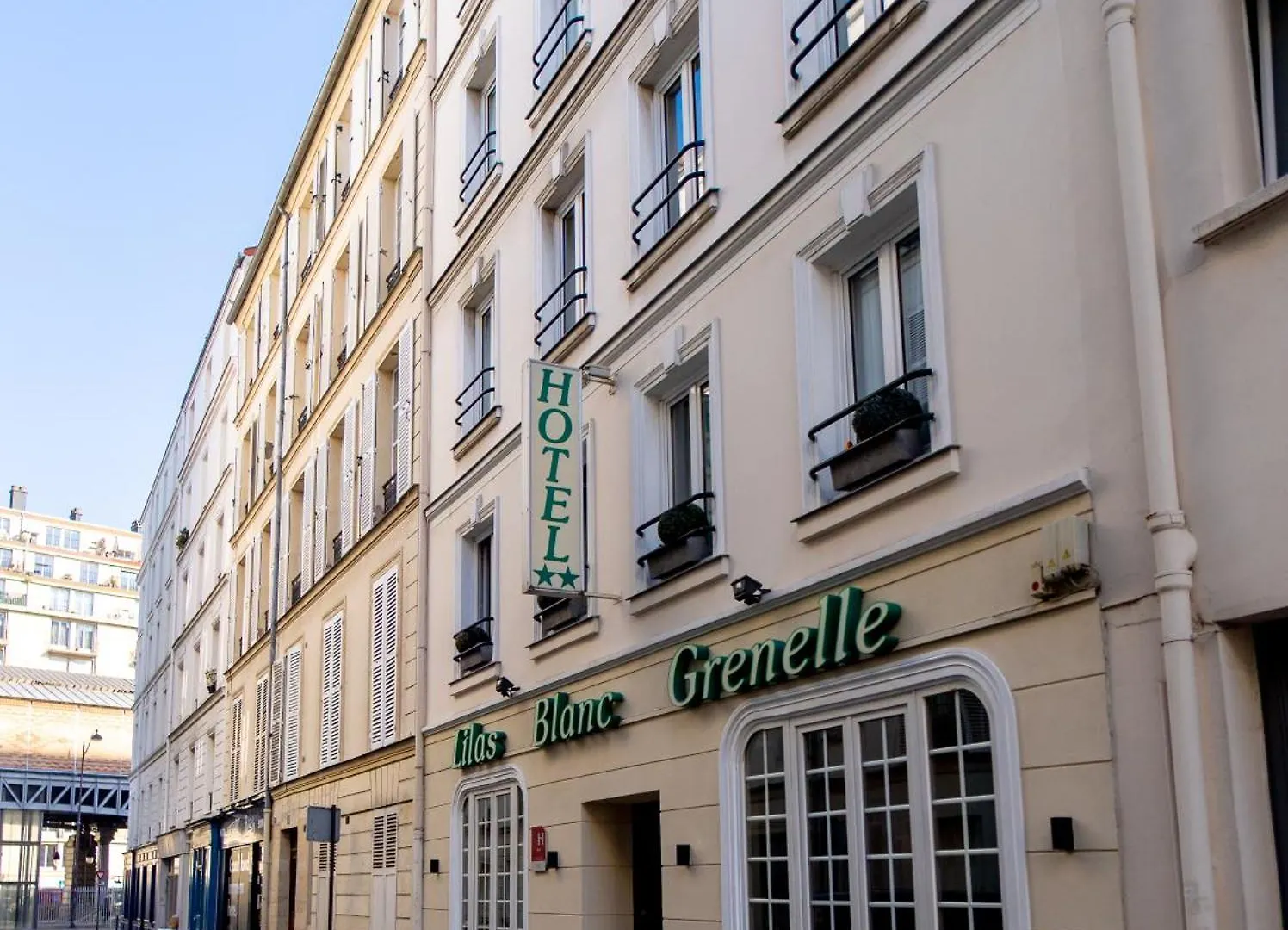 Hotel Lilas Blanc Paris 3*,