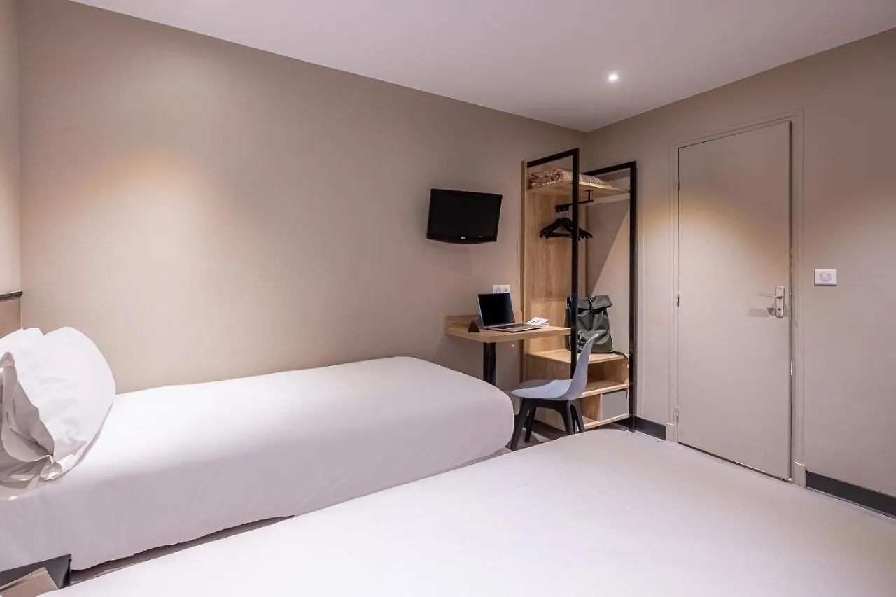 Hotel Lilas Blanc Parigi