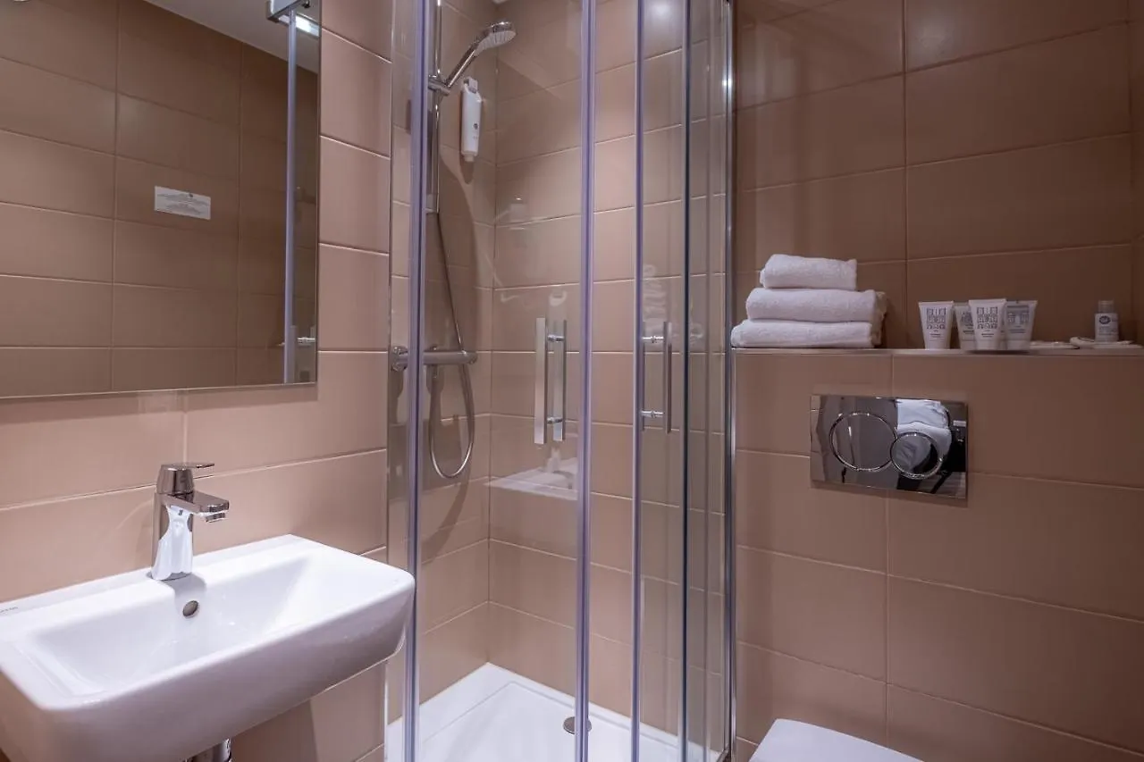 Hotel Lilas Blanc Paris 3*,