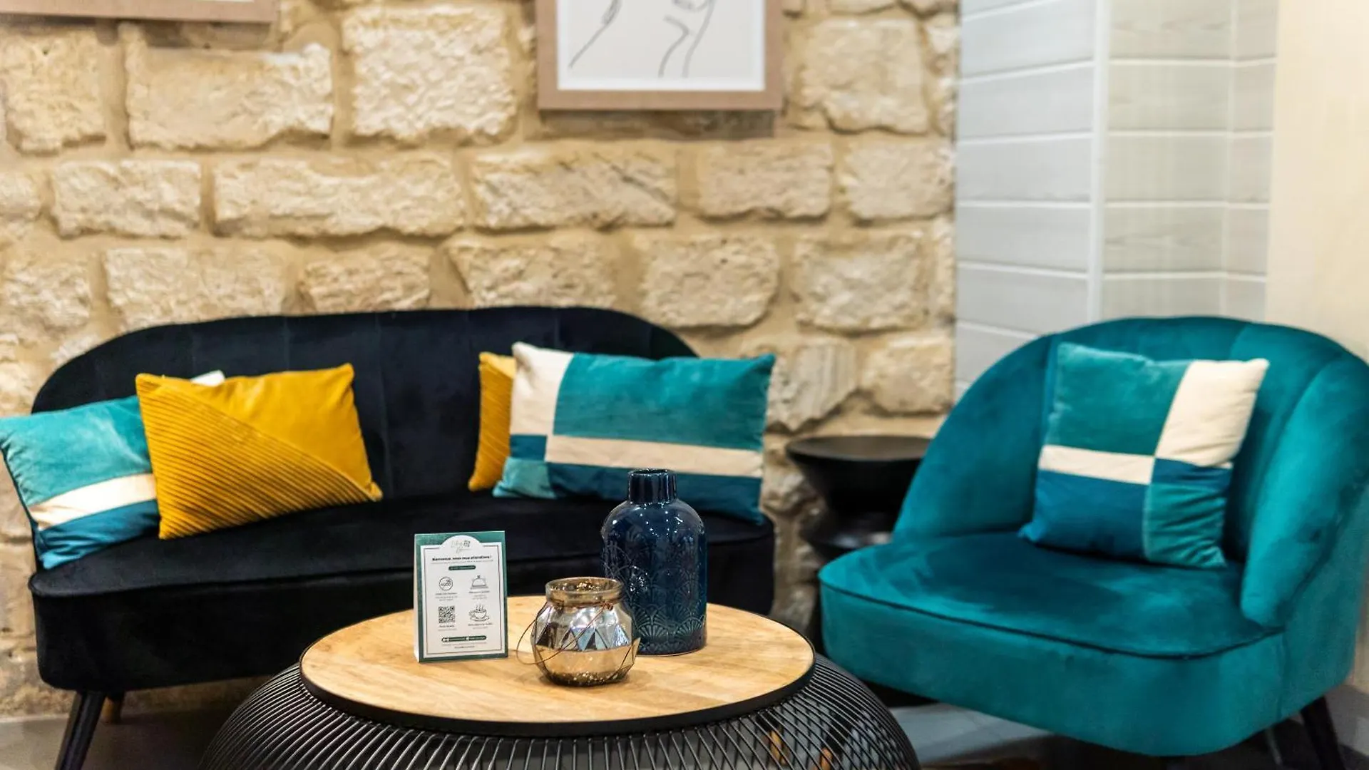 Hotel Lilas Blanc Paris 3*,