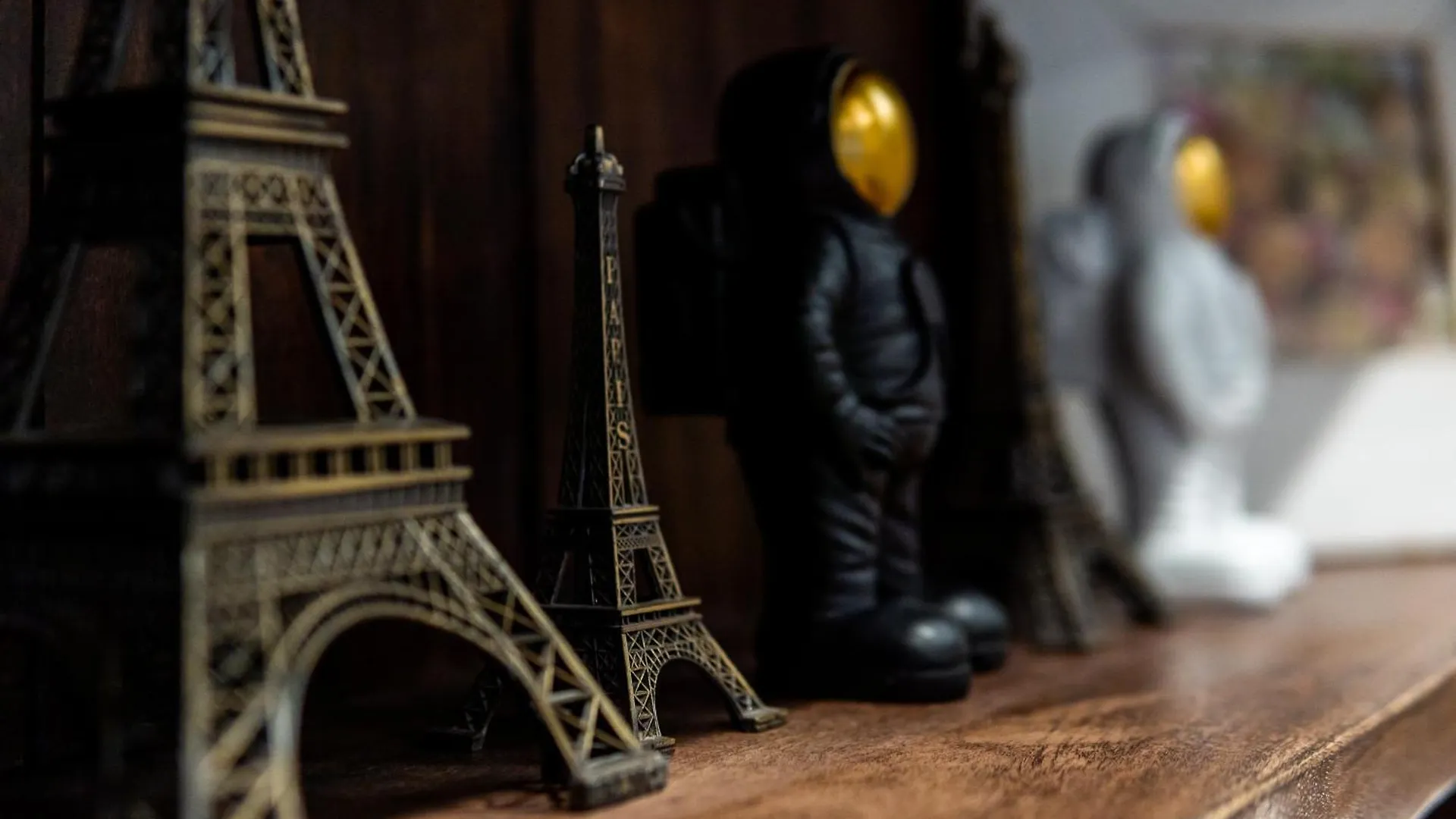 Hotel Lilas Blanc Parigi